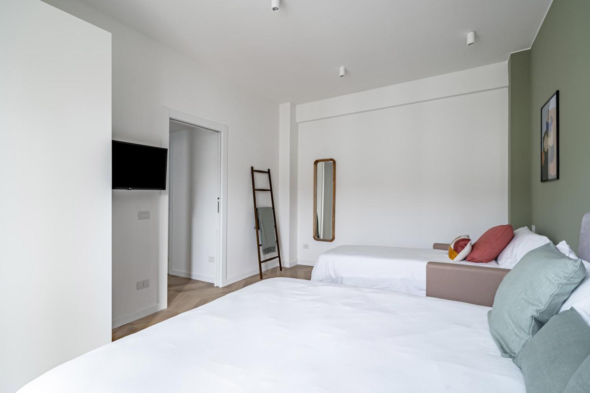 Milanofierapartments Colonna ภายนอก รูปภาพ